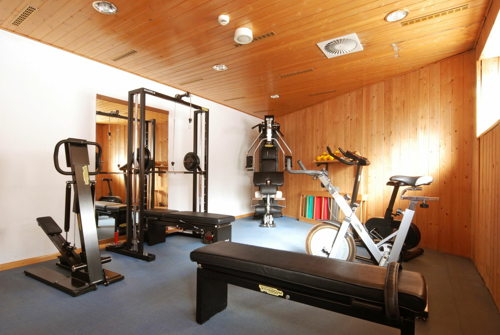 Sport Hotel Pampeago Tesero Eksteriør billede
